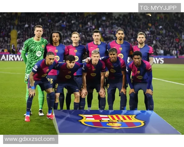 足球巨星高清真人图片展现赛场激情瞬间与非凡魅力风采